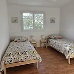 Semesterbostad House In