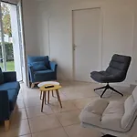 Semesterbostad House In