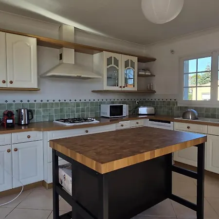 بيت للعطل House In *